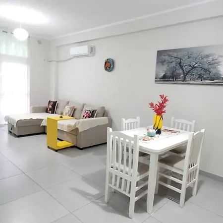 Apartamento Perla 2 - Spacious Modern Apt - Sea View & Big Balcony *